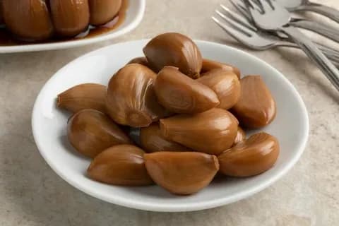 تصویر 1 از بهتین سیر ترشی گیلانی تهیه شده با سیر تازه